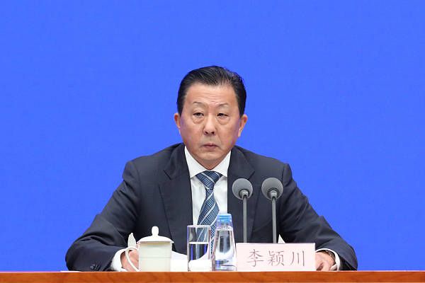 2023赛季，安东尼奥先生带领重回中超的青岛海牛提前三轮保级成功，并时隔21年率队闯入足协杯4强。